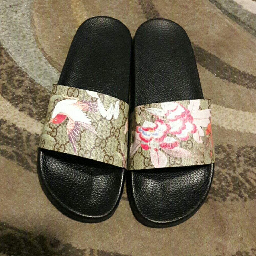 Gucci sandals floral design humming bird