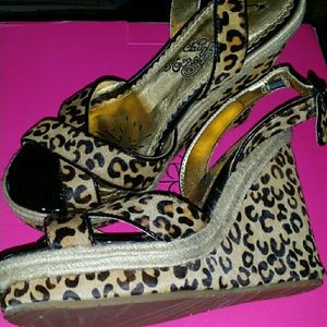 NWOB NAUGHTY MONKEY WEDGES FROM BUCKLE
