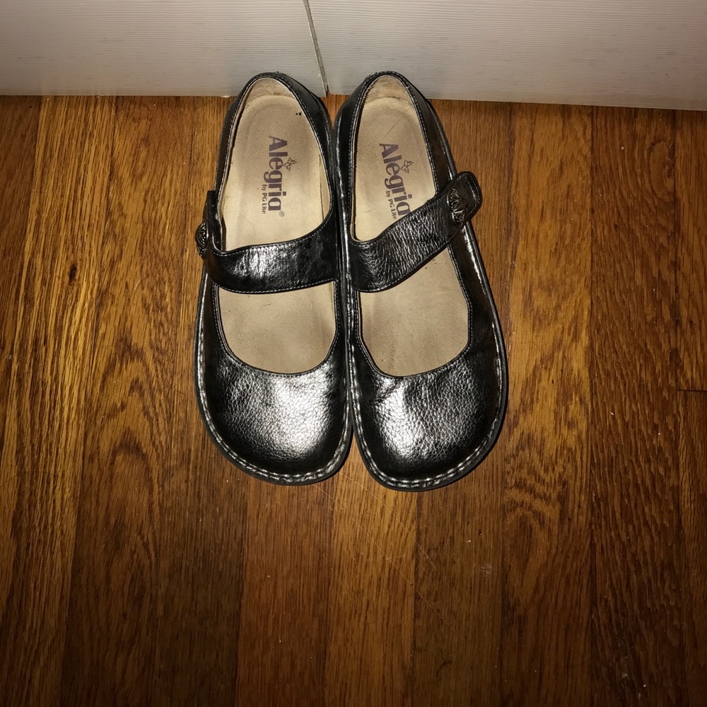 Alegria Mary Janes. Sz 37 or 6.5-7. Grey/silver