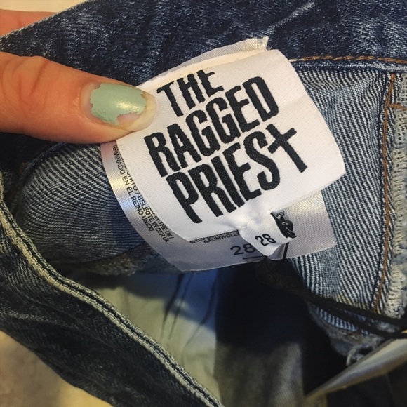 ✨SOLD✨ NWT Ragged Priest Mom Jean - Picture 2 of 3