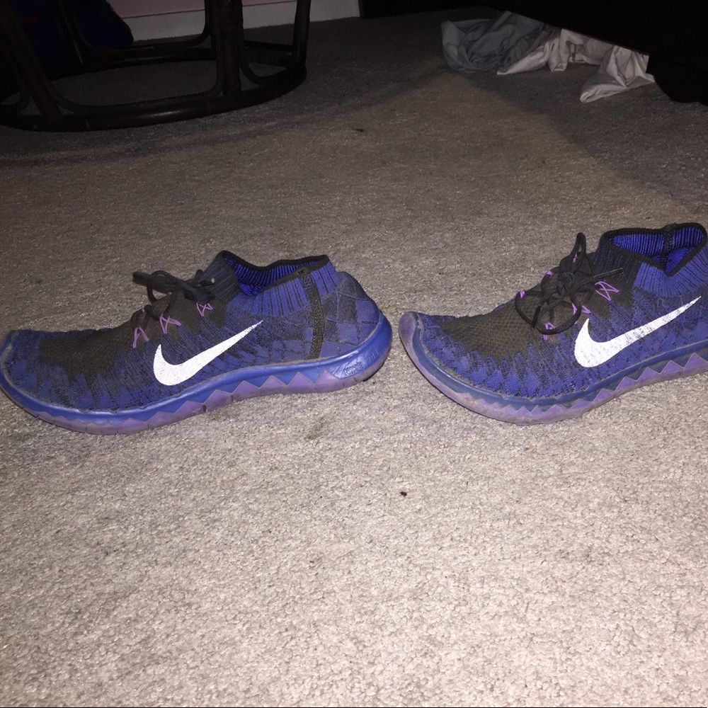 Nike - Picture 2 of 4