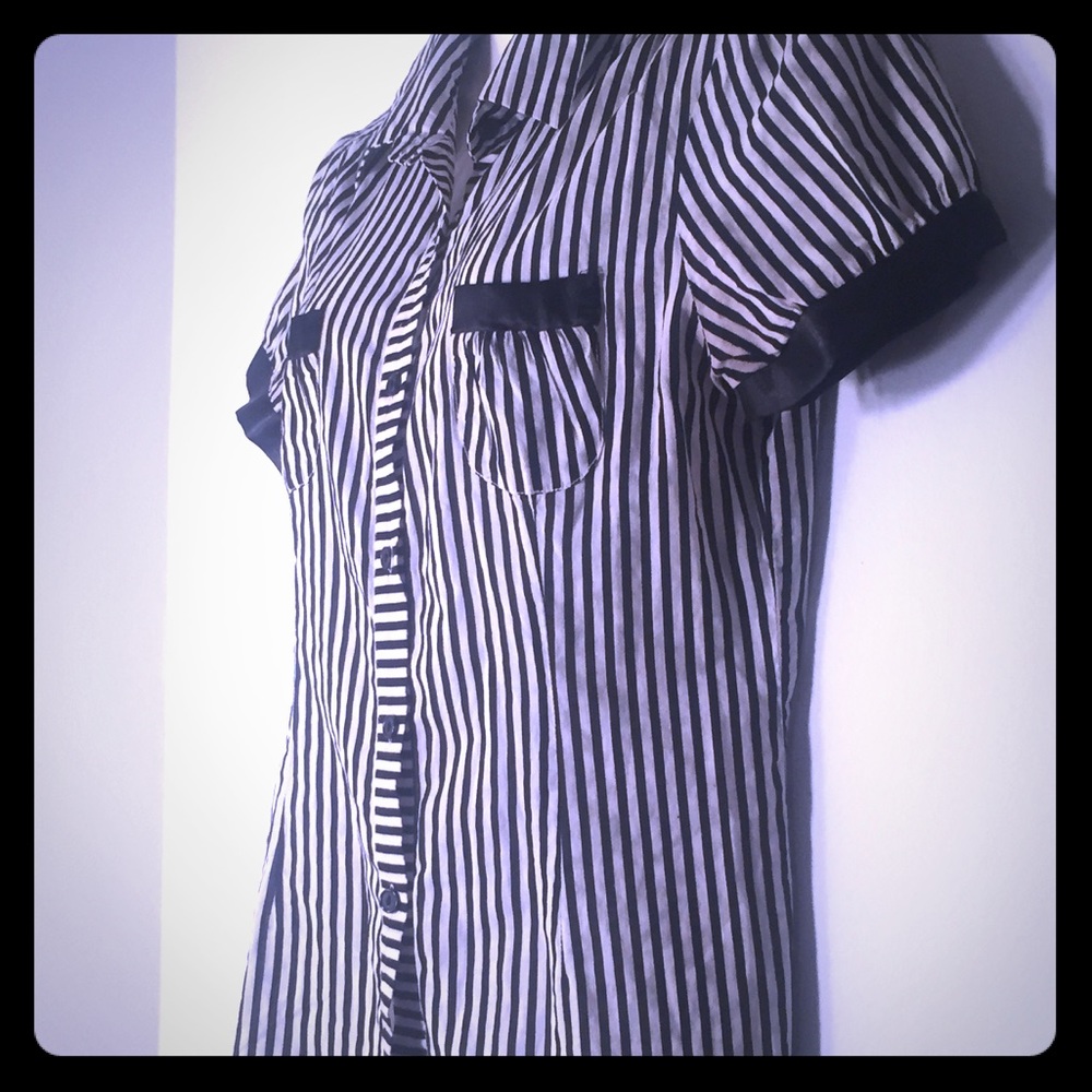 ⚫️⚫️PINSTRIPE DINER INSPIRED BLOUSE⚫️