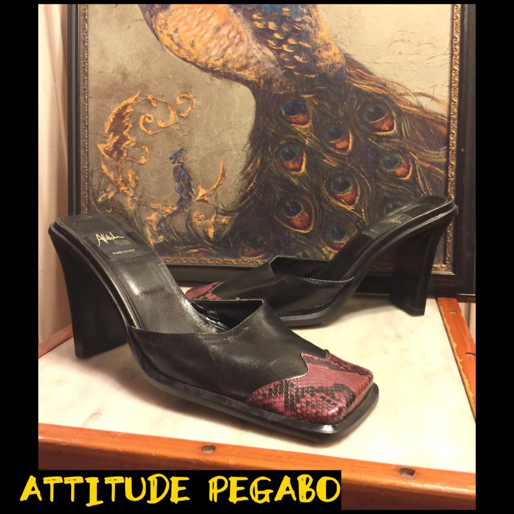 SZ 8-PEGABO BLACK ITALIAN LEATHER/SNAKESKIN SLIDES