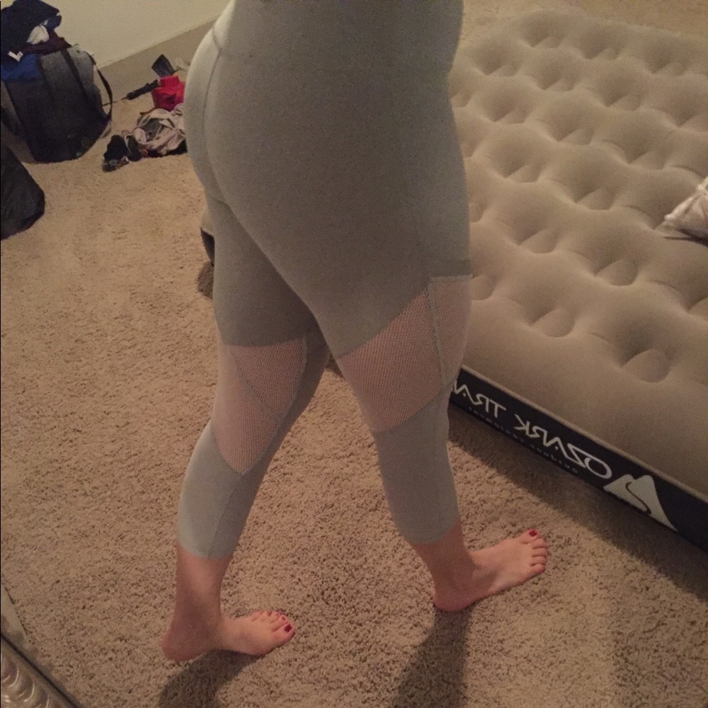 Light grey crop legging. Sz small