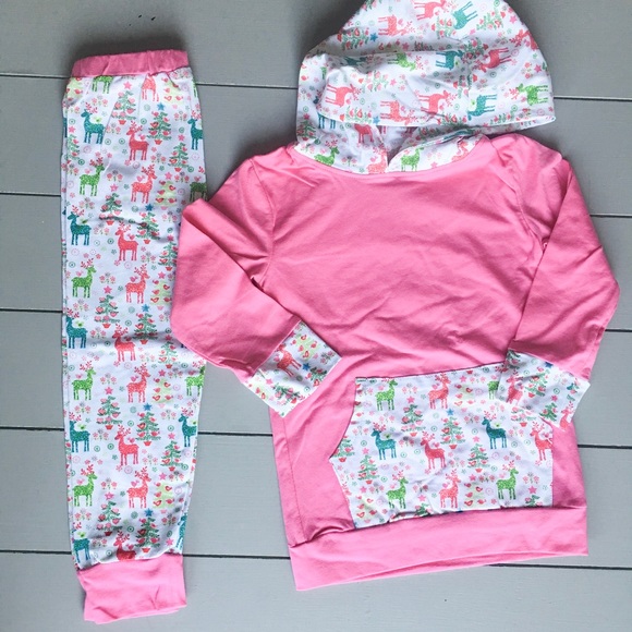 Reindeer Hoodie Outfit - Picture 2 of 6