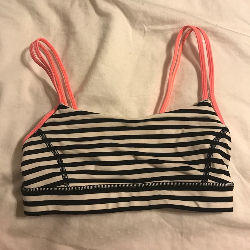 Lululemon sports bra