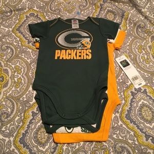 NWT Green Bay Packers 3 pack of onesies