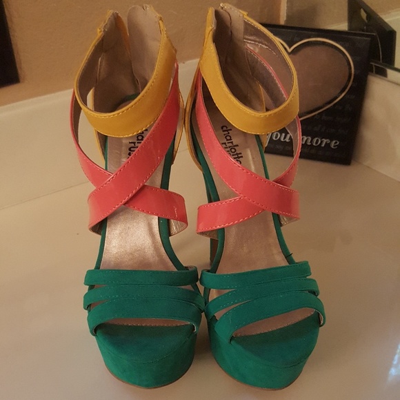 Springy Sandals - Picture 2 of 3