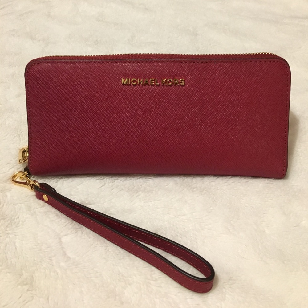 MICHAEL KORS Jet Set Travel Leather Wristlet
