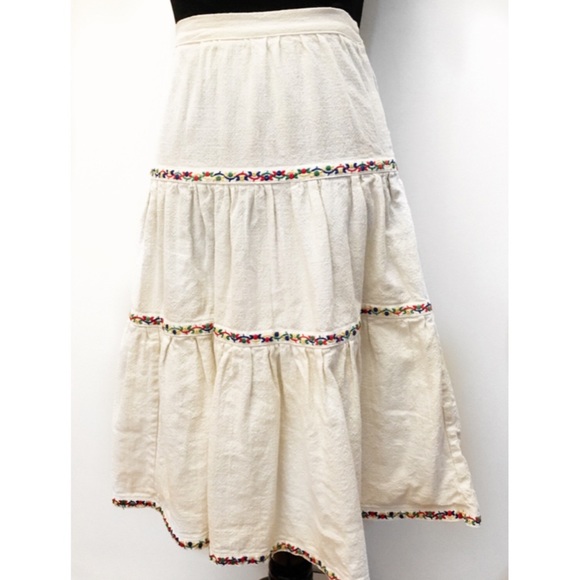 True Vintage Late 1940's Embroidered Patio Skirt - Picture 2 of 4