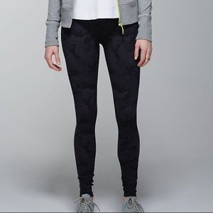 Camo Lululemon wunder unders size 2