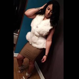 Meet your Posher, Dania