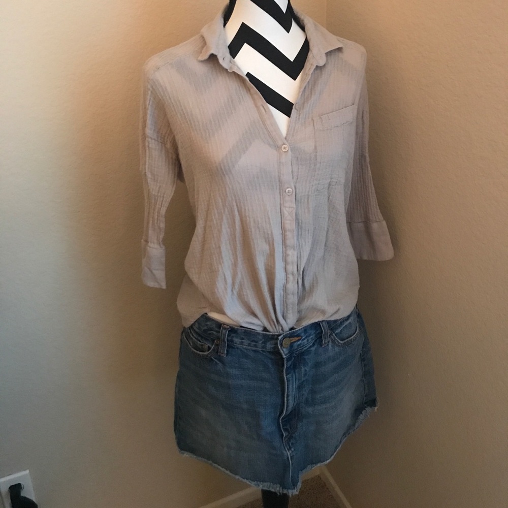 Light green / grey undertone linen summer top .