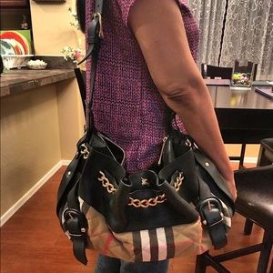 Burberry BlackLeatherHouseCheckCanvas Margaret Bag