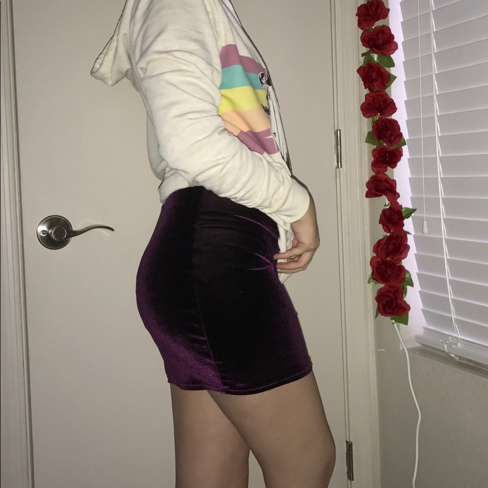 Velvet mini skirt from urban