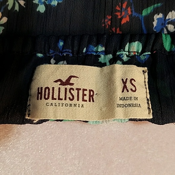 HOLLISTER Blue flower pattern tank top - Picture 4 of 5