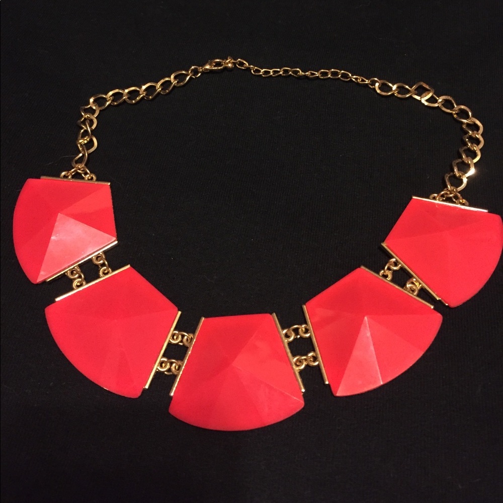 Statement necklace