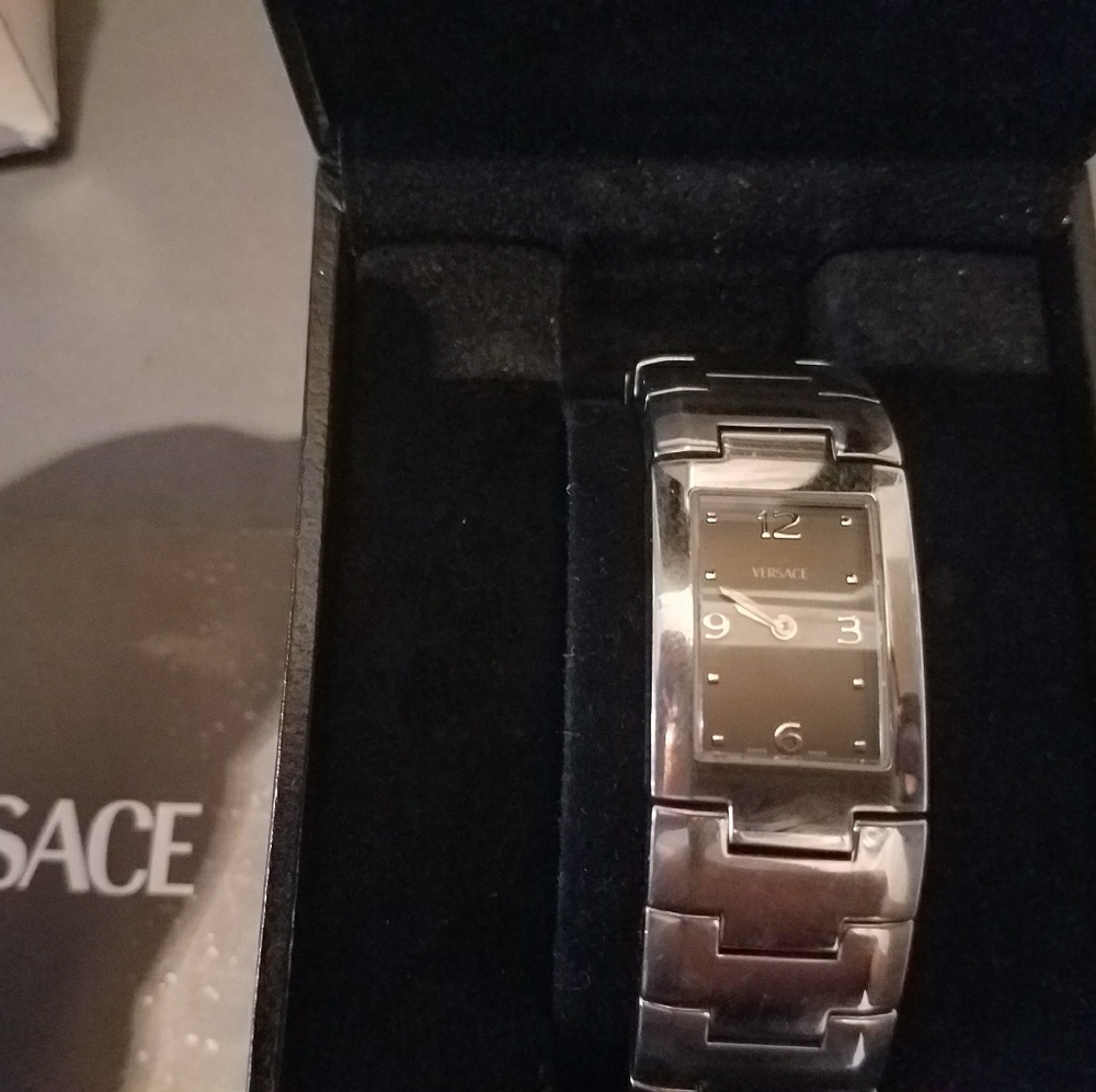 💥VERSACE WOMEN'S WATCH AUTHENTIC