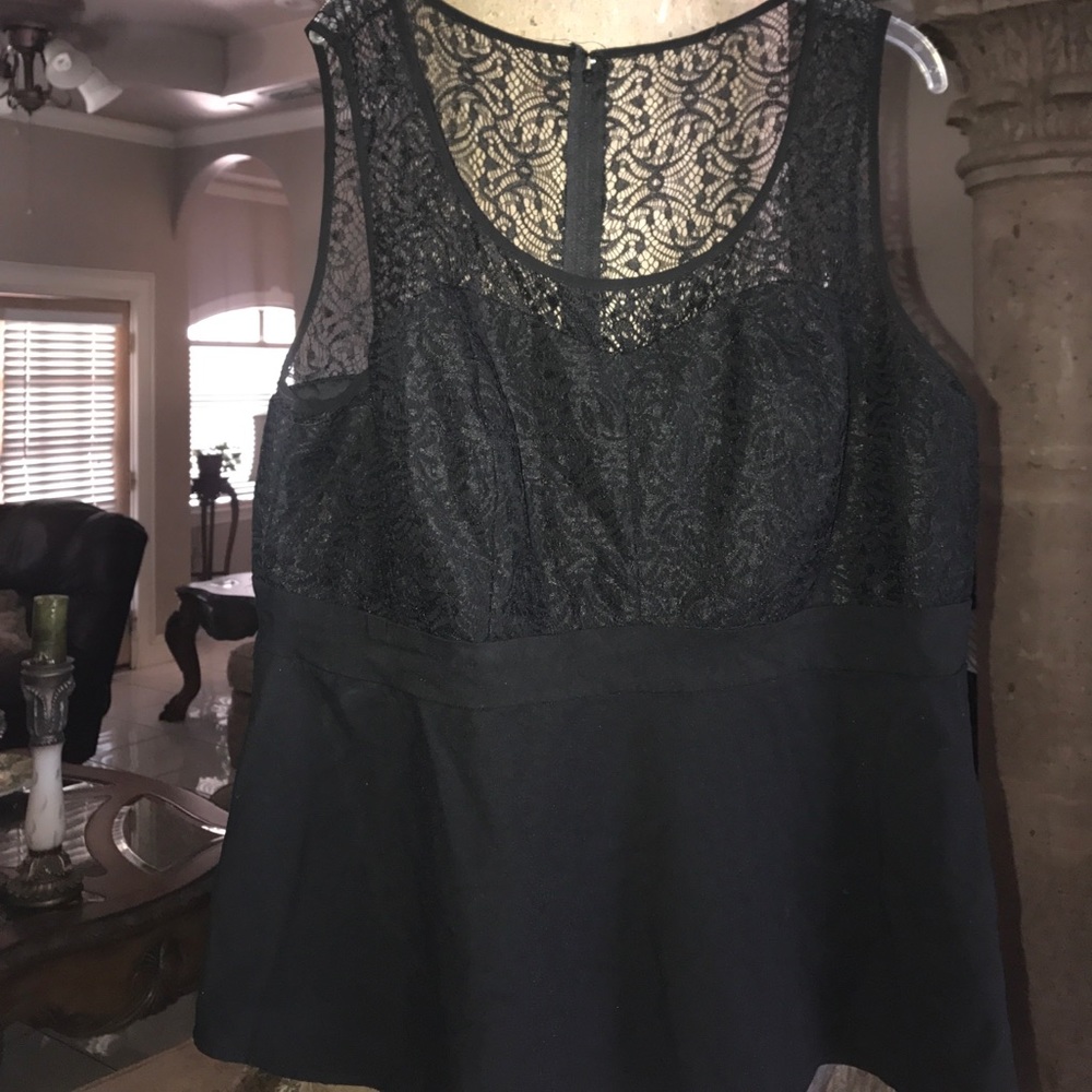 Torrid lace peplum blouse 🖤 FINAL