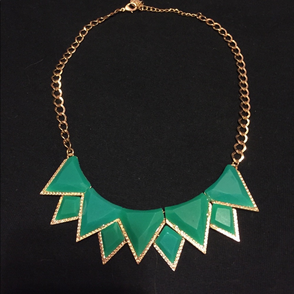 Statement necklace