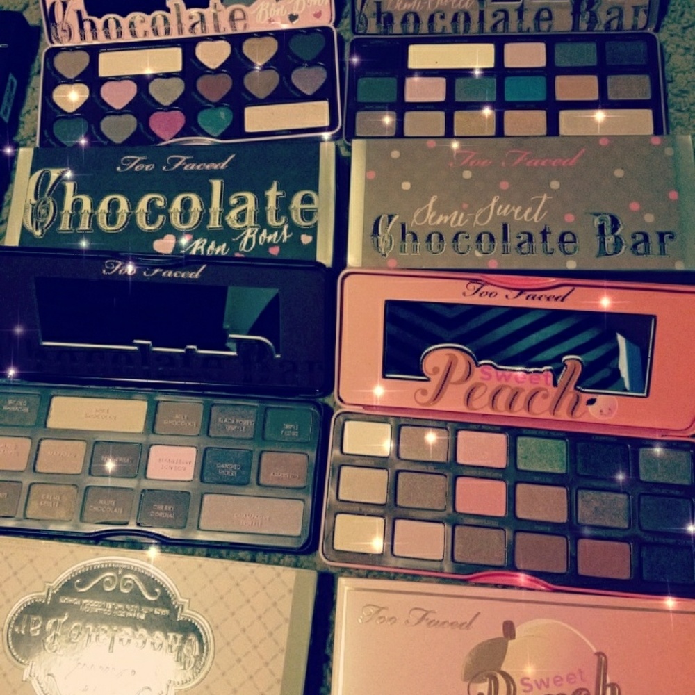 Too faced eyeshadow .