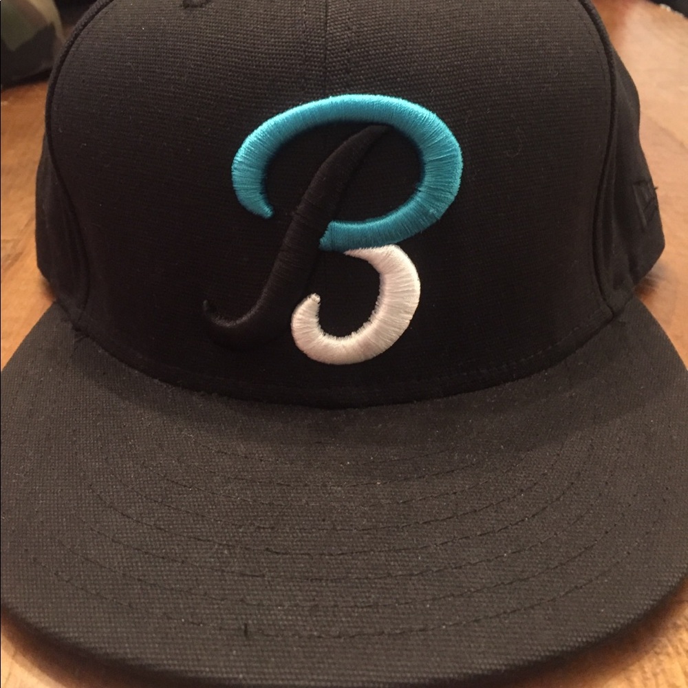 Black Scale / New Era