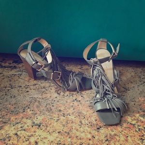 Kenneth Cole fringe heels in gray size 8