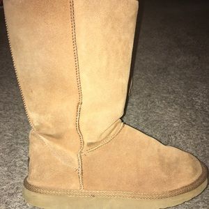 Tall chestnut uggs