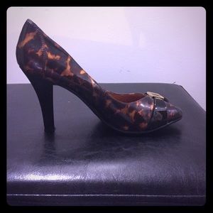 3.75 in heel gold tone blotch/animal print