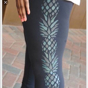 Lululemon wunder under size 6 leggings