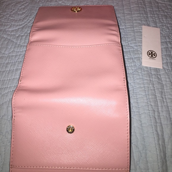 Tory Burch Robinson Medium Flap Wallet - Picture 6 of 6