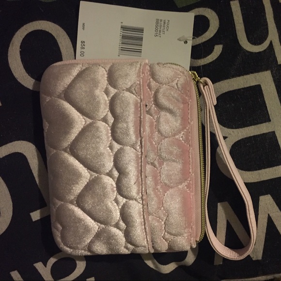 🎉SALE⬇️👜BetseyJohnson wristlets💞 - Picture 3 of 7