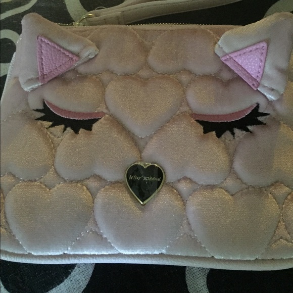 🎉SALE⬇️👜BetseyJohnson wristlets💞 - Picture 2 of 7