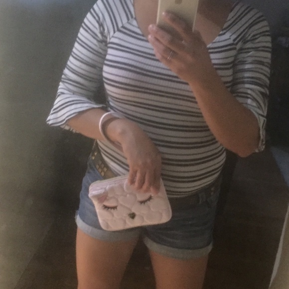 🎉SALE⬇️👜BetseyJohnson wristlets💞 - Picture 7 of 7