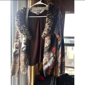 Alberto Makali shrug