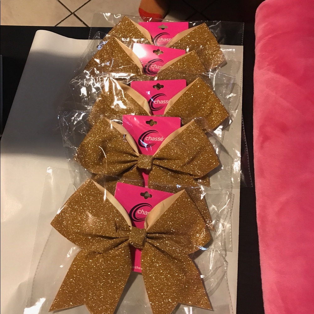 Chassé cheer performance bows