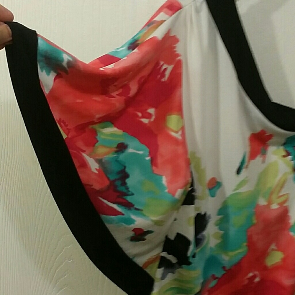 Wrapper Floral One Shoulder - Picture 2 of 3