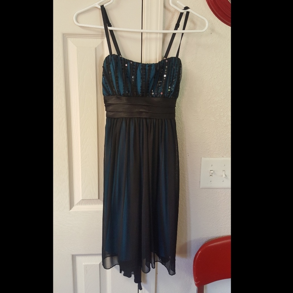 City Triangles mini cocktail prom dress