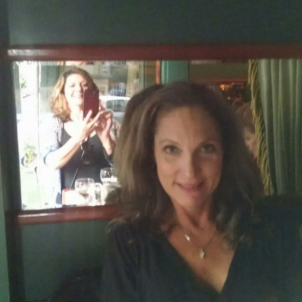 Meet your Posher, Leslie