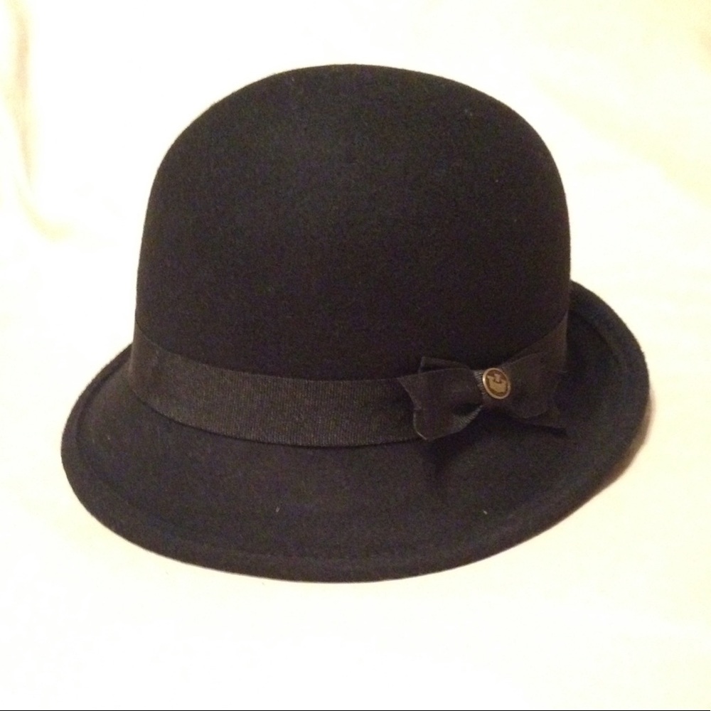 Classic 1920s modeled cloche hat