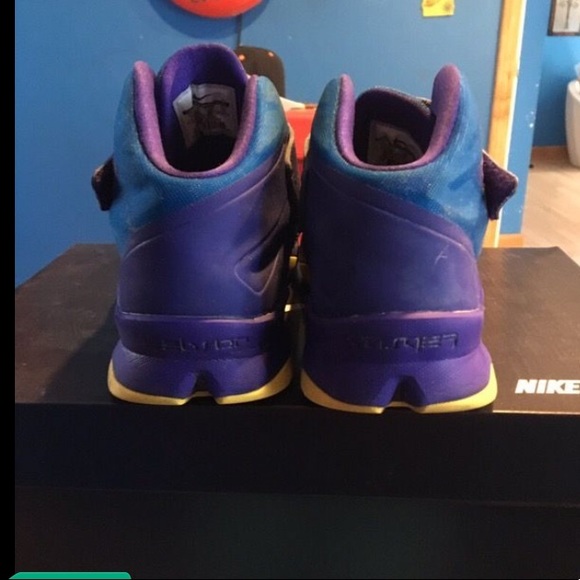 LeBron Solider 10s - Picture 1 of 5