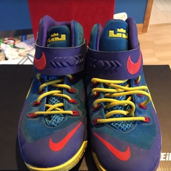 LeBron Solider 10s - Picture 2 of 5