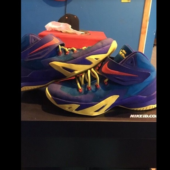 LeBron Solider 10s - Picture 3 of 5