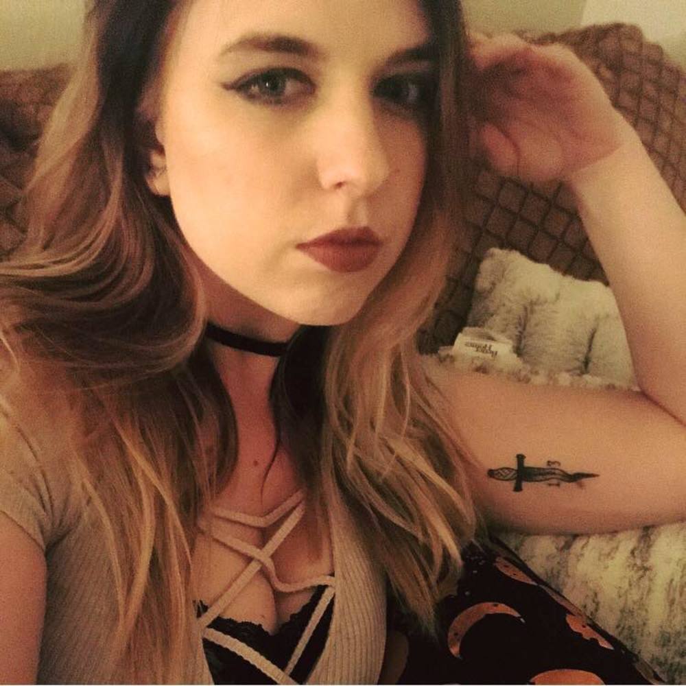 Meet your Posher, Caitlin