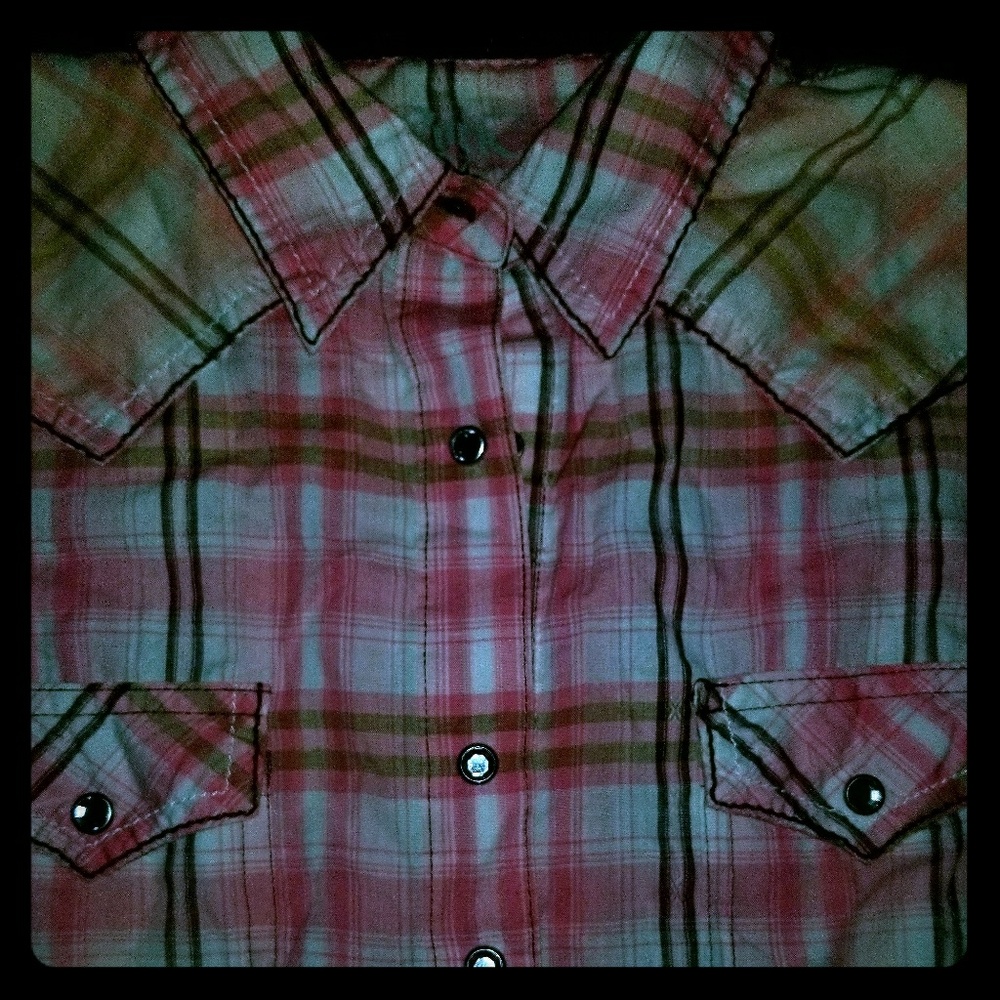 Rock 47 by Wrangler size med snap faux diamonds