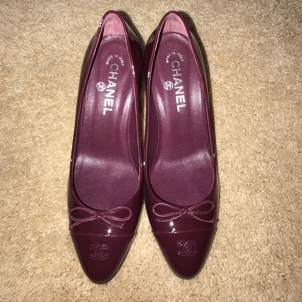 CHANEL maroon heels