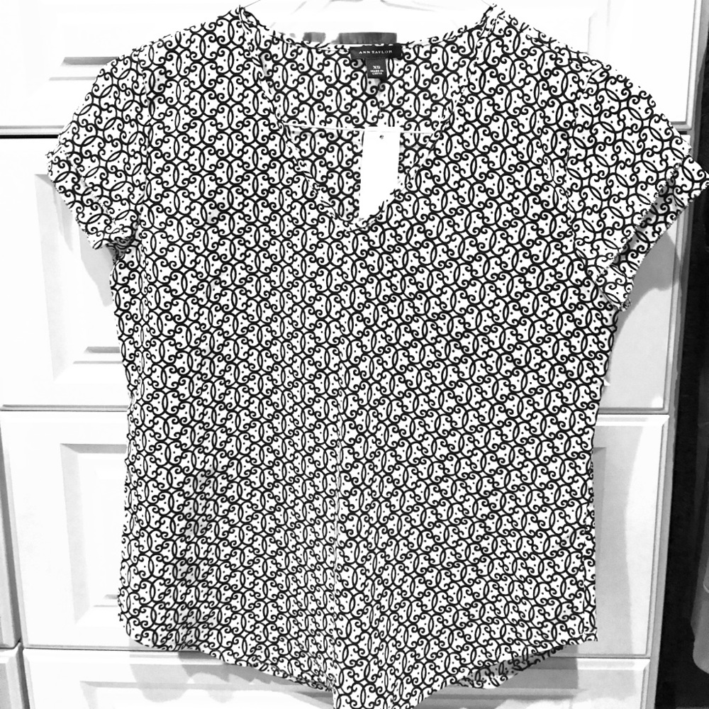 Ann Taylor black and white printed blouse