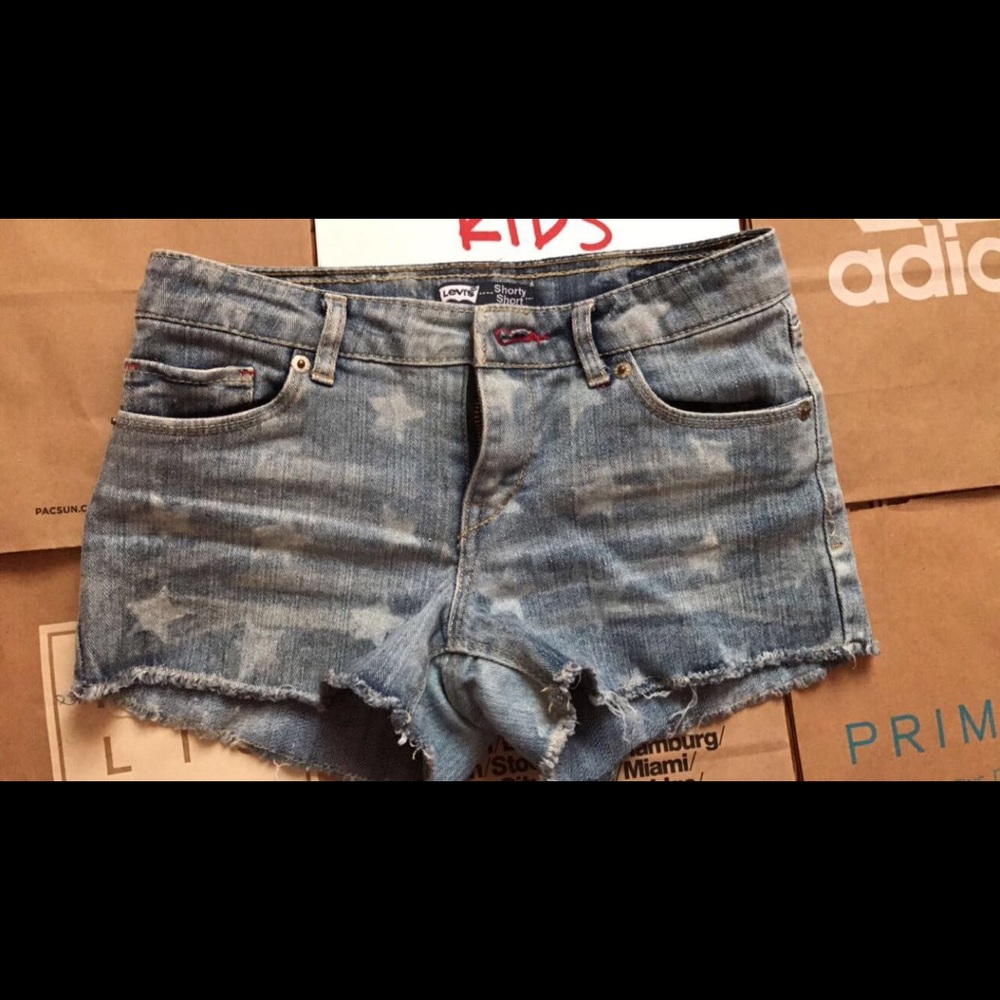 CLOSET CLOSING Levi shorts