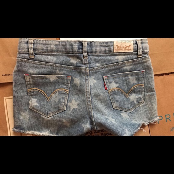 CLOSET CLOSING Levi shorts - Picture 2 of 3