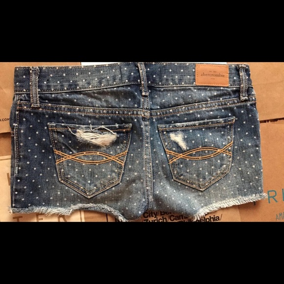 CLOSET CLOSING Abercrombie Shorts - Picture 2 of 4